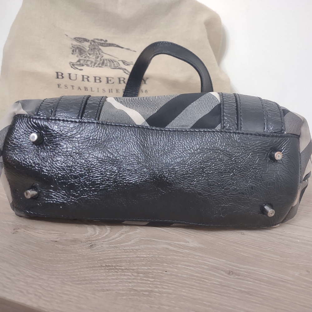 ✨HOST PICK✨ Burberry check nylon tote (Vintage) and wallet - Picture 2 of 8